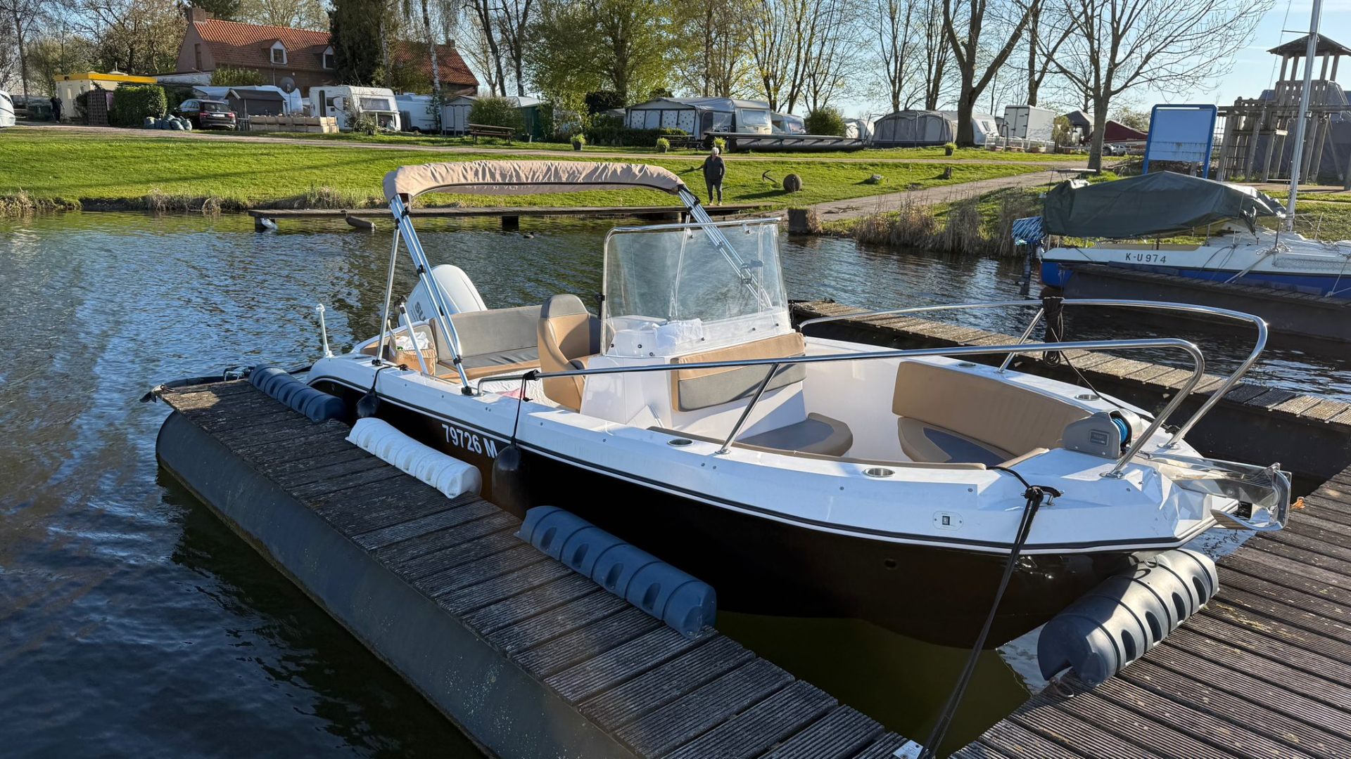 Blueliner 576 SC Sportboot auf der Maas bei Roermond