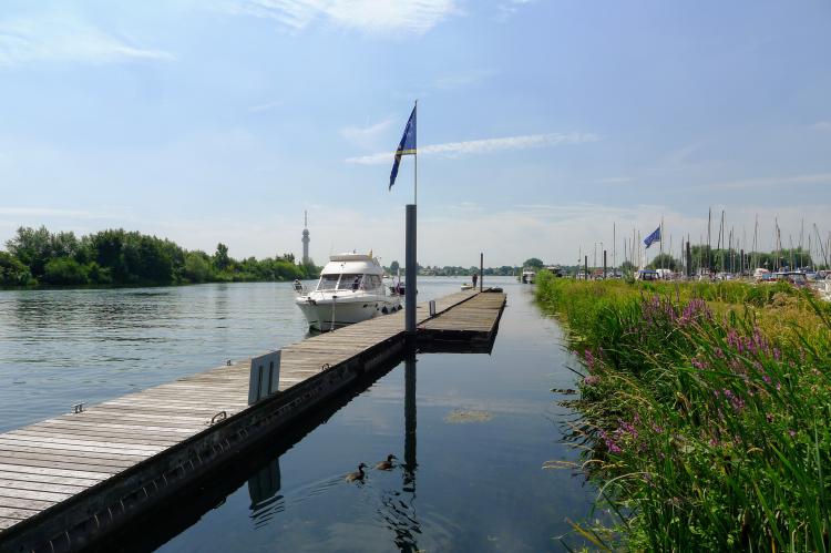 Marina und Yachthafen bei Roermond